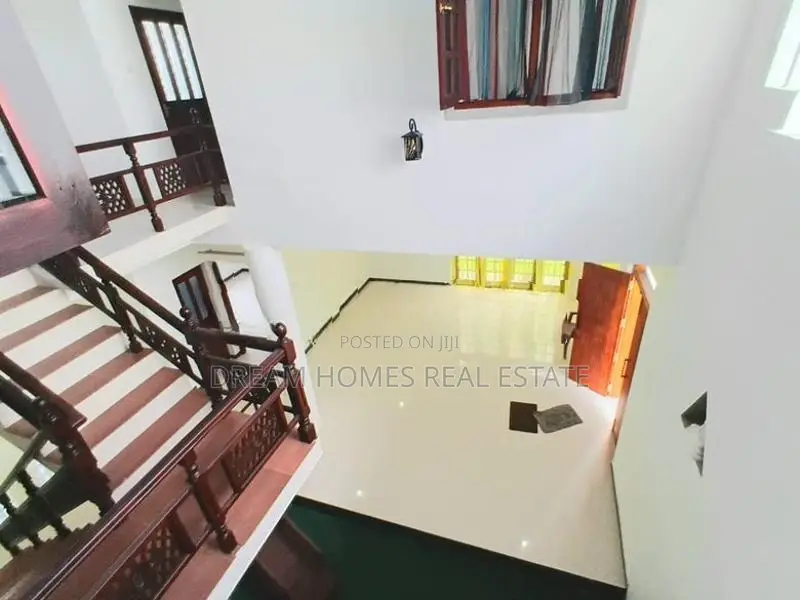 Spacious Luxury Home for Rent – Waththegedara Junction