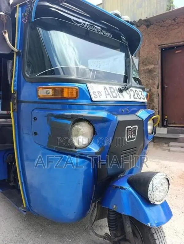 Bajaj RE 2016