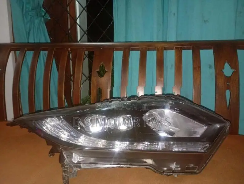 Vezel Head Light Right Side
