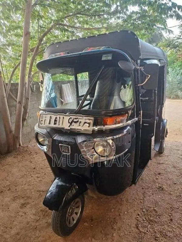 Bajaj RE 2015