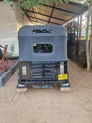 Bajaj RE 2015