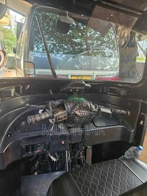 Bajaj RE 2015