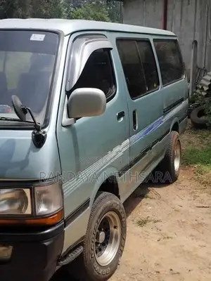 Toyota Dolphin 1998