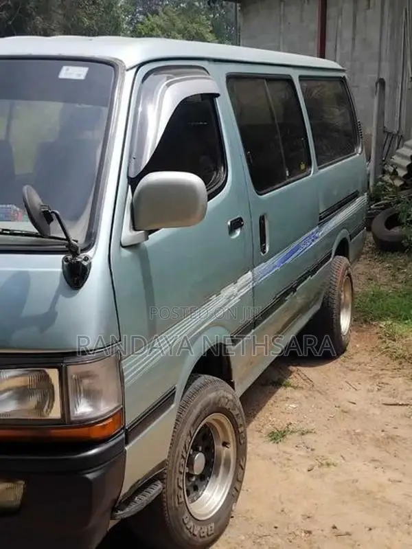 Toyota Dolphin 1998