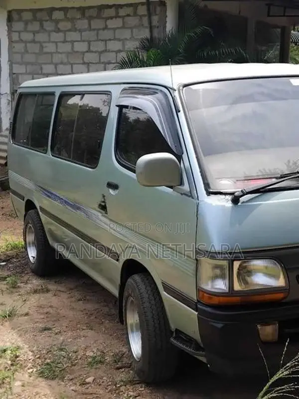 Toyota Dolphin 1998