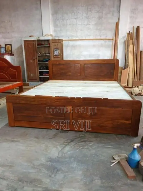 King Size 6 × 6½ Bed Teak Wood