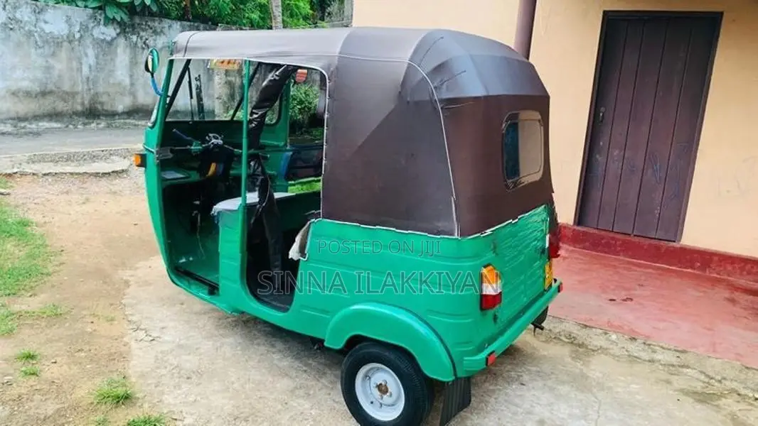 Bajaj RE 2004