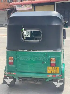 Bajaj RE 2012