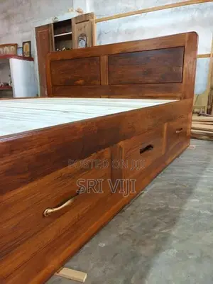 King Size 6 × 6½ Bed Teak Wood