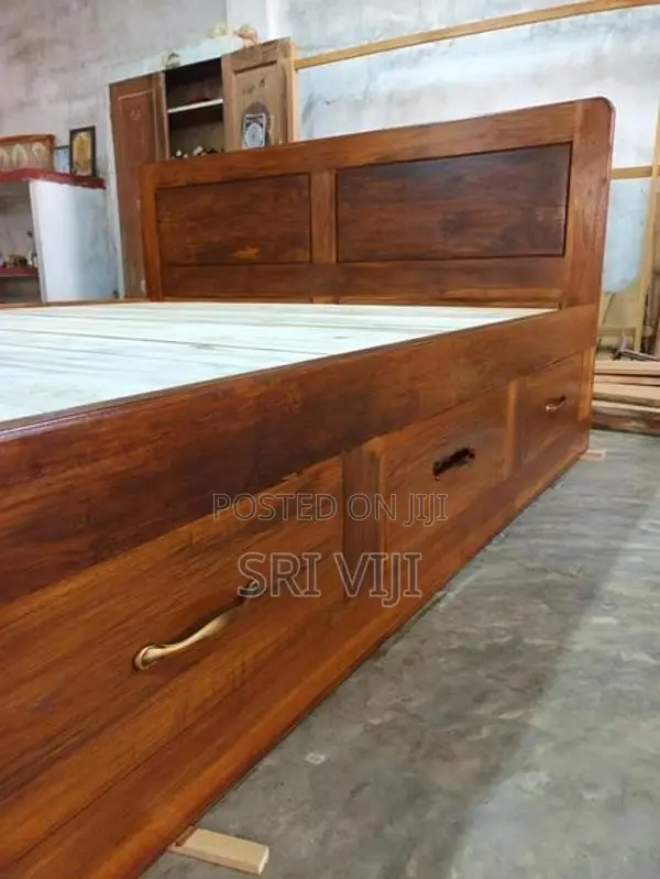 King Size 6 × 6½ Bed Teak Wood