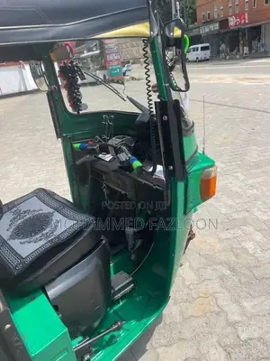 Bajaj RE 2012
