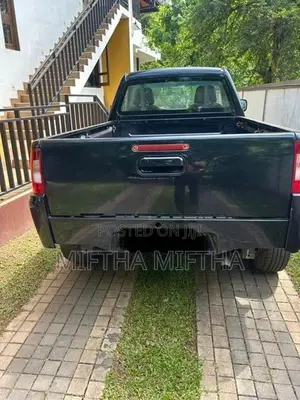 Tata Xenon 2011