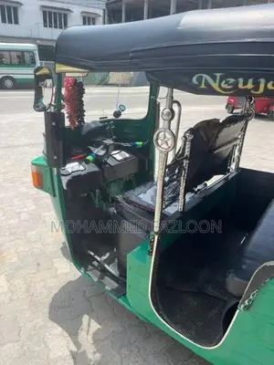 Bajaj RE 2012