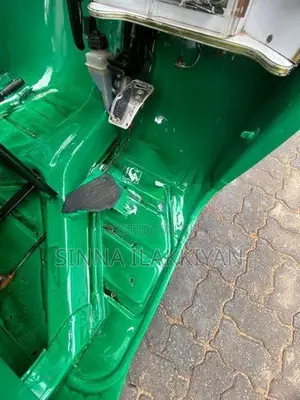 Bajaj RE 2004