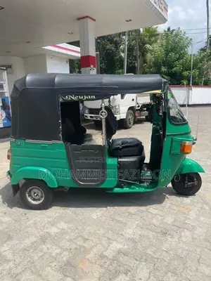 Bajaj RE 2012