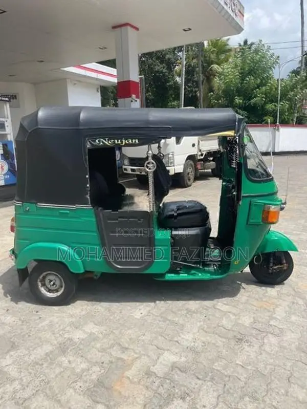 Bajaj RE 2012