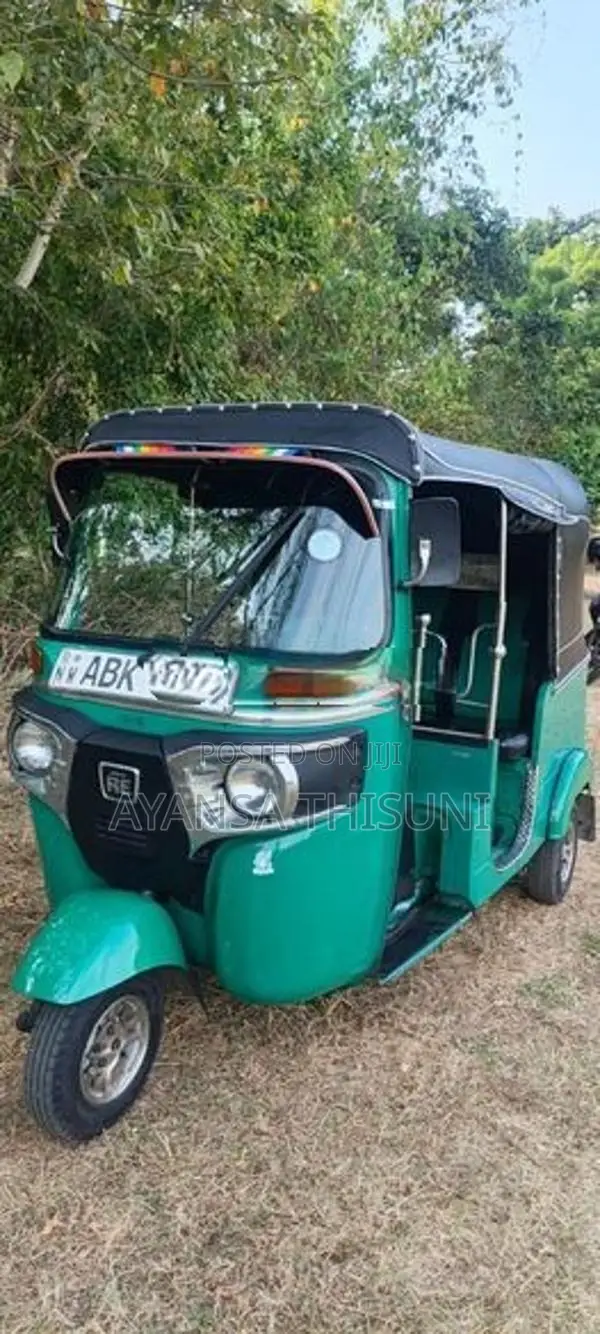 Bajaj RE 2016