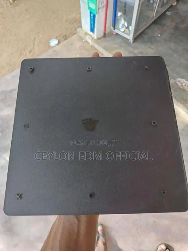 PS4 Slim 1TB