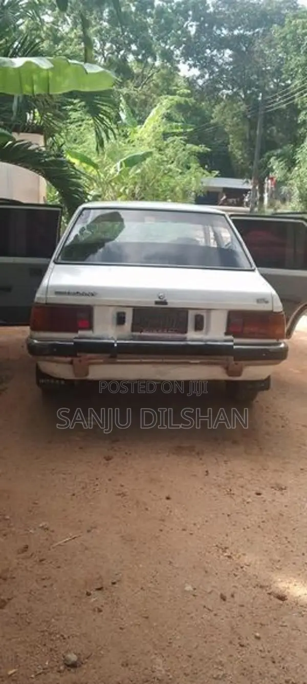Nissan Sunny B11 1984