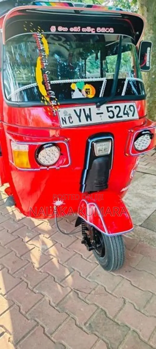 Bajaj RE 2012