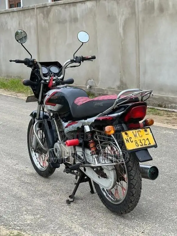 Bajaj CT100 2011