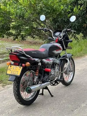 Bajaj CT100 2011