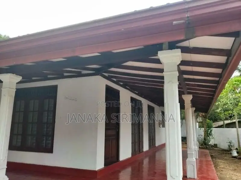 Rent House in Padukkap
