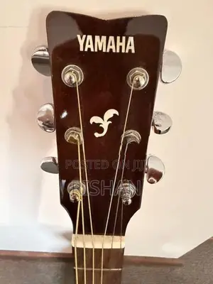 Yamaha FG700S Guitar