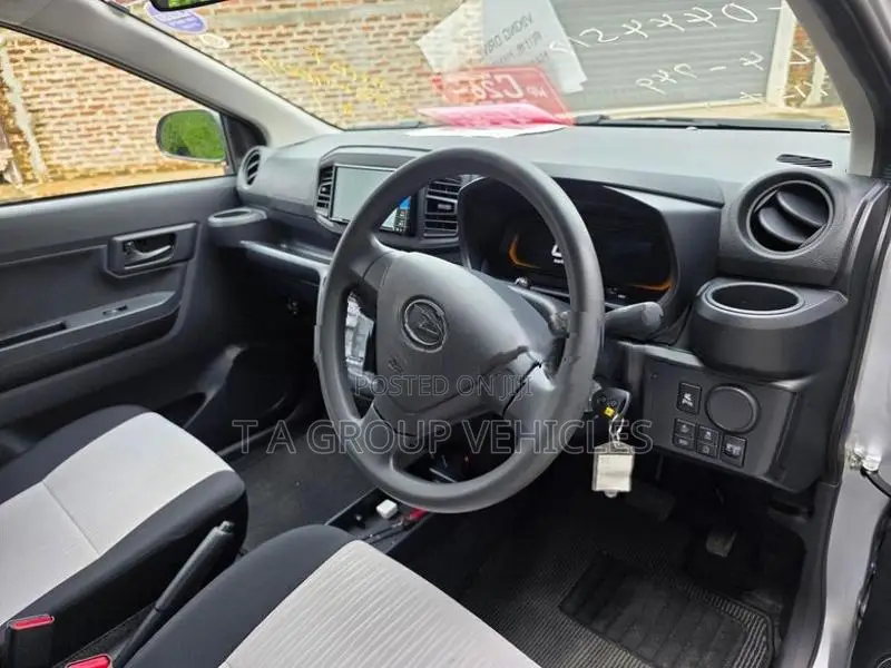 Daihatsu Mira 2025