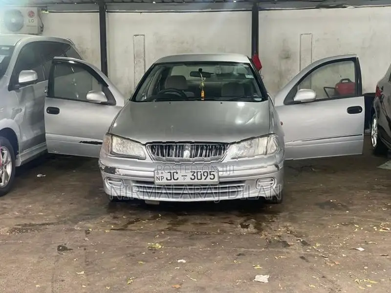 Nissan Sunny 2000