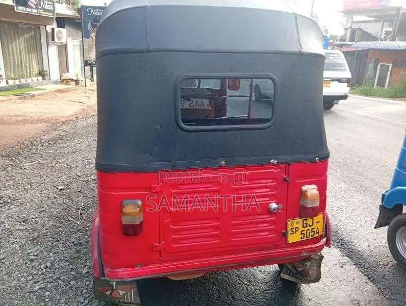 Bajaj RE 2001