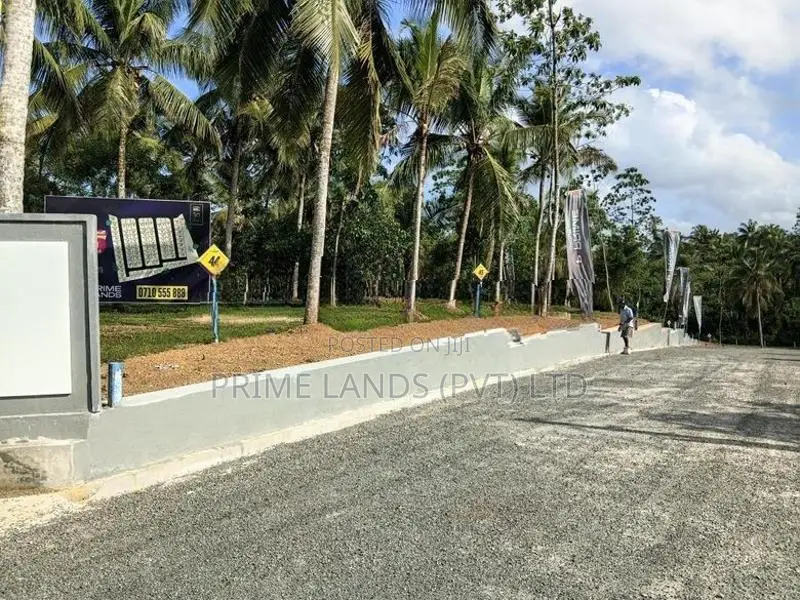 Polgasovita - Kahathuduwa Land for Sale