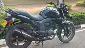 Honda CB Trigger 2014