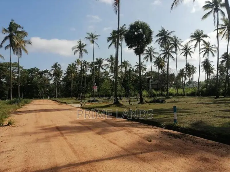 වාරියපොල නගරයෙ ඉඩමක්
