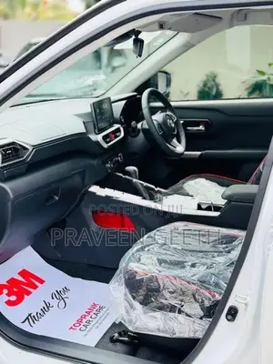 Toyota Raize Hybrid Black Top 2026