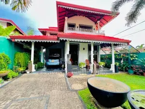 Grand Furnished Upstairs 4 Bed Rooms House for Sale in Negombo