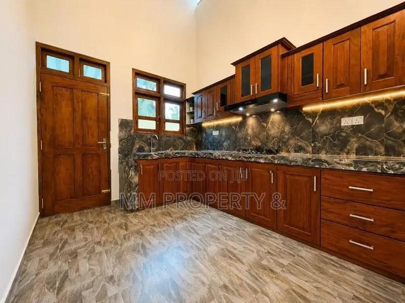 Brand New Modern Valuable House Sale in Near Diyagama