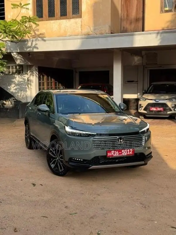 Honda Vezel Premium 2026