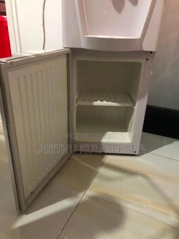 Sisil Water Dispenser