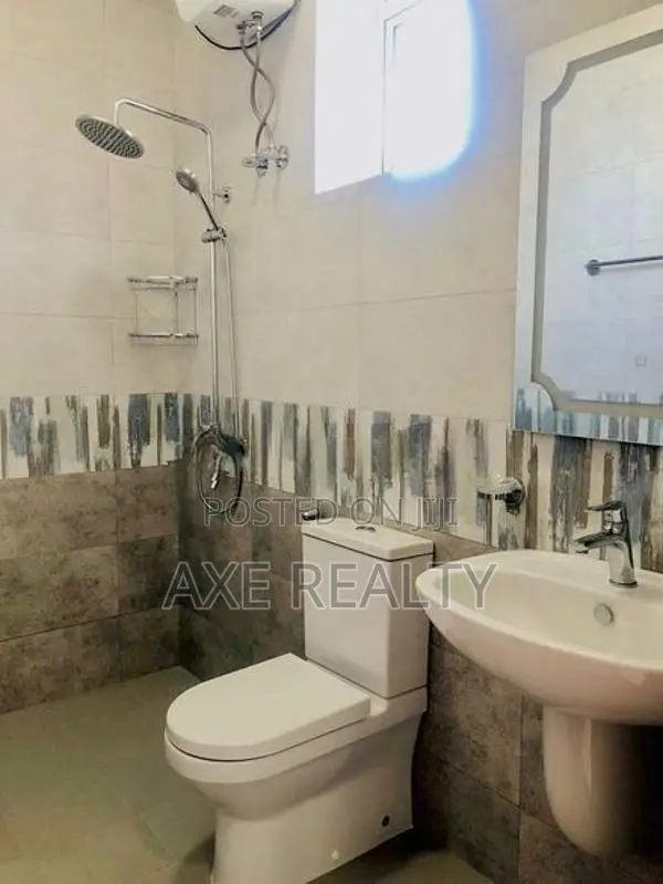 4 Bed Apartment For Sale in Thumulla