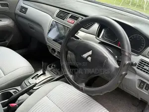 Mitsubishi Lancer GLX 2011