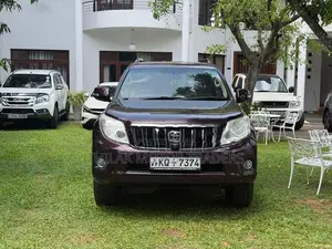 Toyota Land Cruiser Prado TX 2012