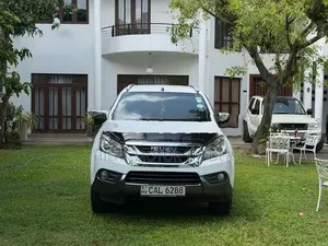 Isuzu MU-X 2015