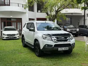 Isuzu MU-X 2015