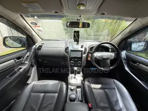 Isuzu MU-X 2015