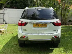 Isuzu MU-X 2015