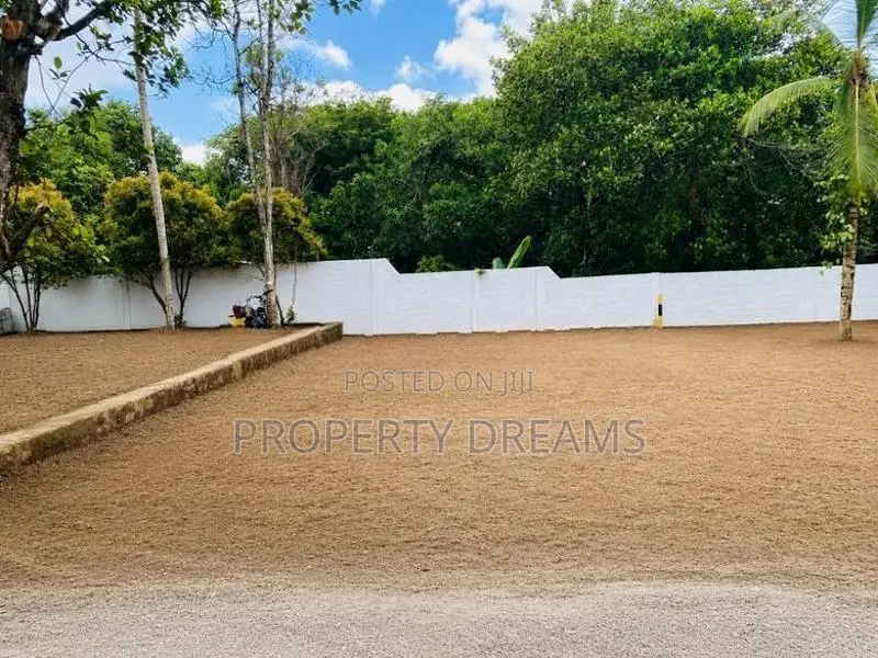 Land for Sale in Thalawathugoda