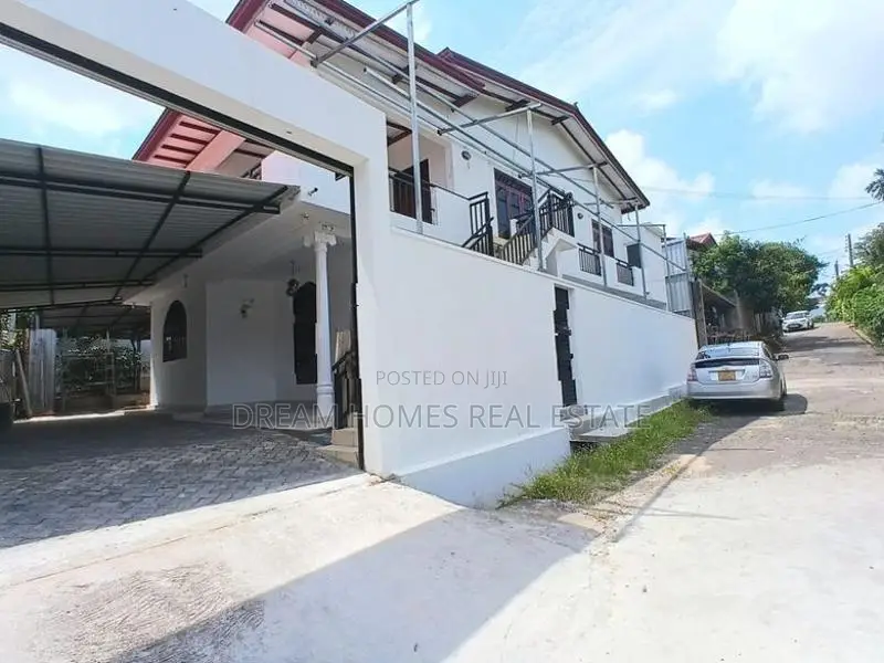Spacious 7-Bedroom House for Rent in Kalalgoda, Pannipitiya