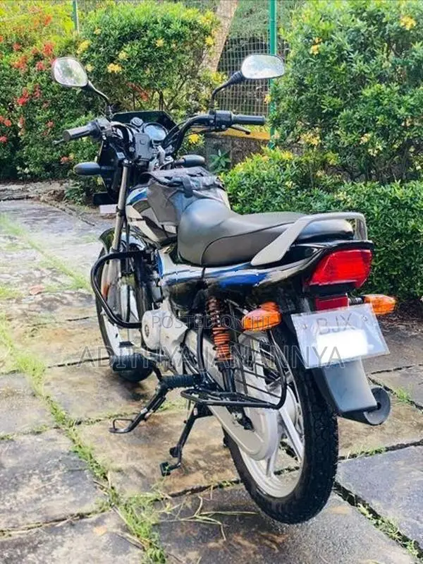 Bajaj CT100 2025