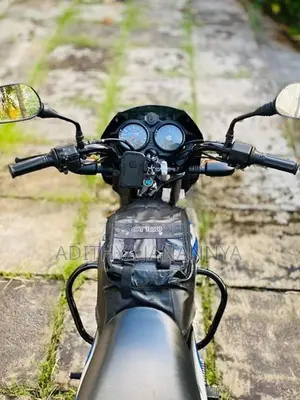 Bajaj CT100 2025